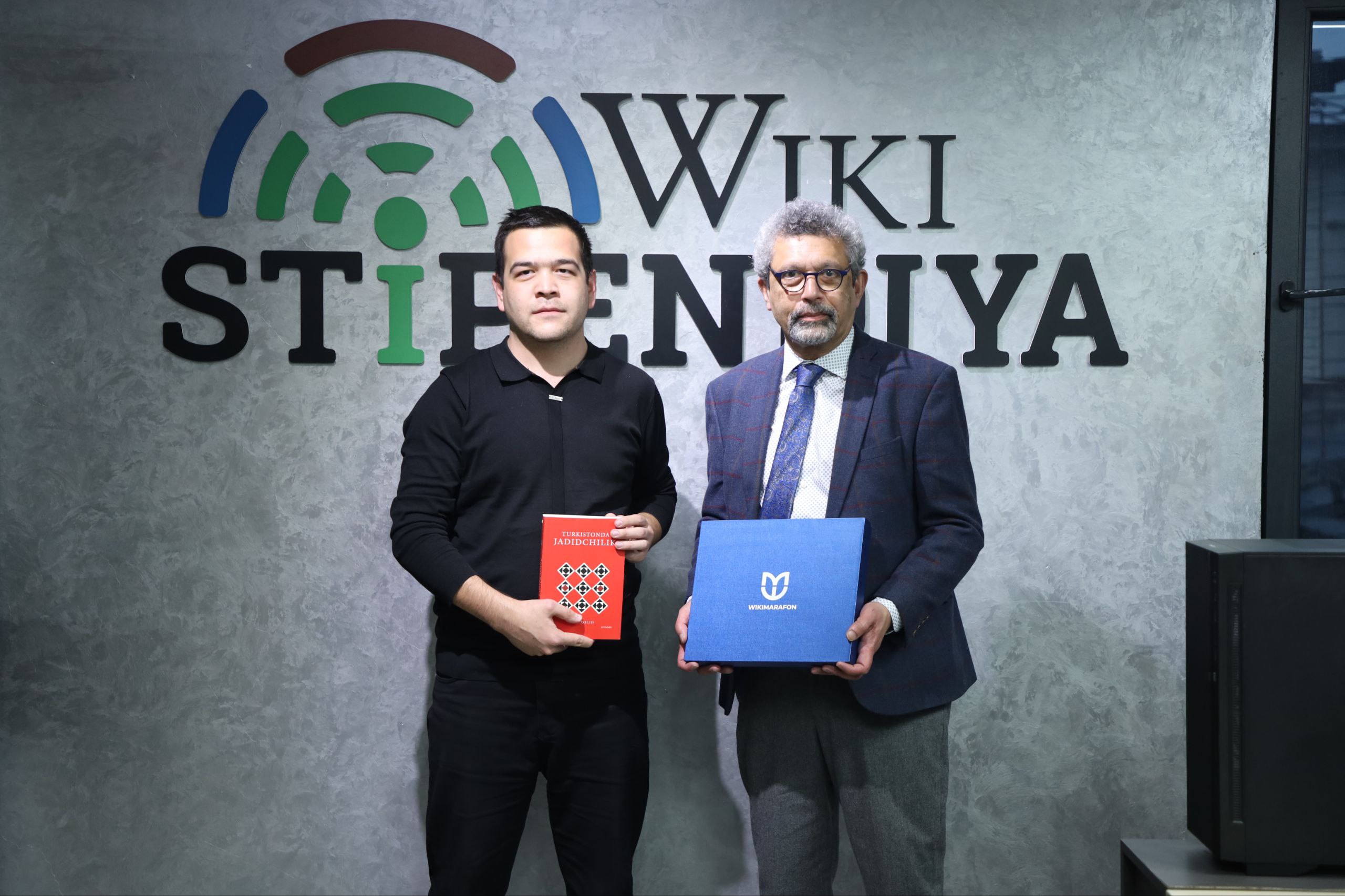 Adib Xolid "WikiMarafon" loyihasining mehmoni bo‘ldi!